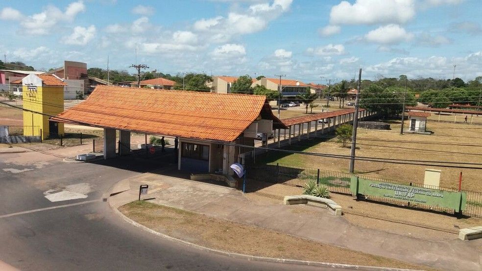 Professora bolsonarista se recusa a dar aulas para 'alunos de